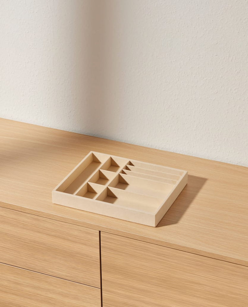 7-section tray