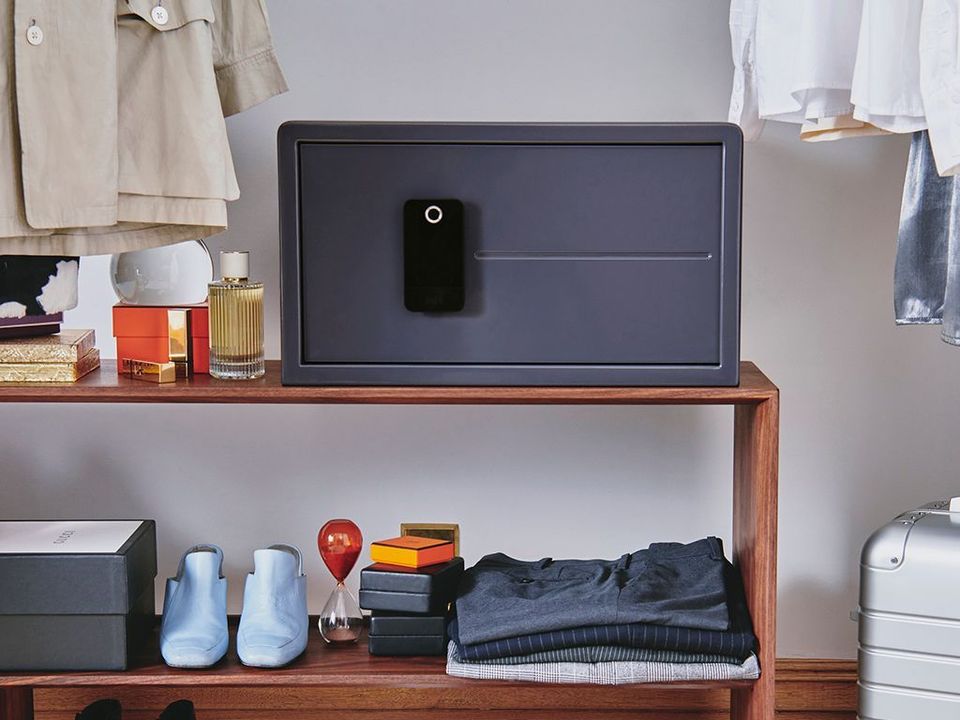 Keeping Your Closet Organized With Small Home Safes