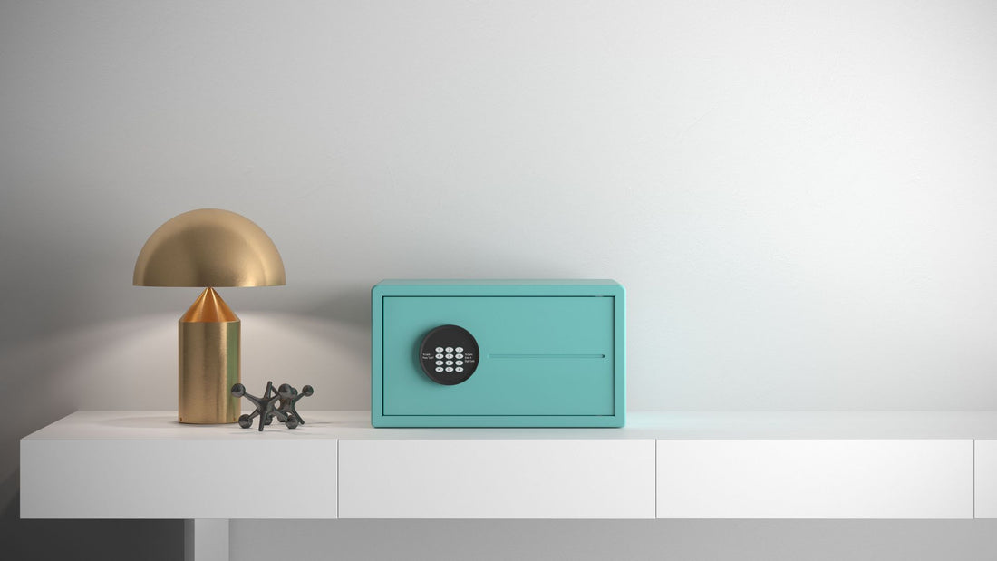 Five Benefits of Keeping Cash at Home & Is it Safe?