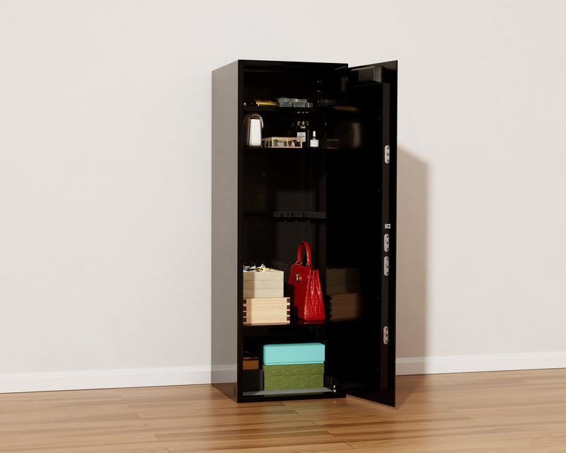 Max Grand in Onyx Black