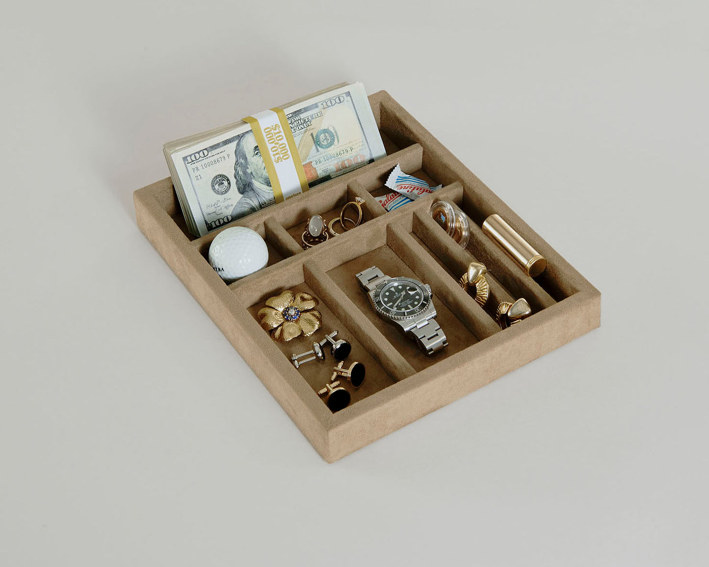 Beige 7 Mix Tray with personal belongings